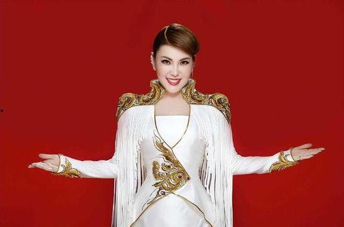 歌手乌兰图雅照片